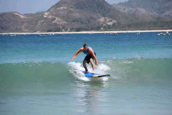 Beginners Surf School