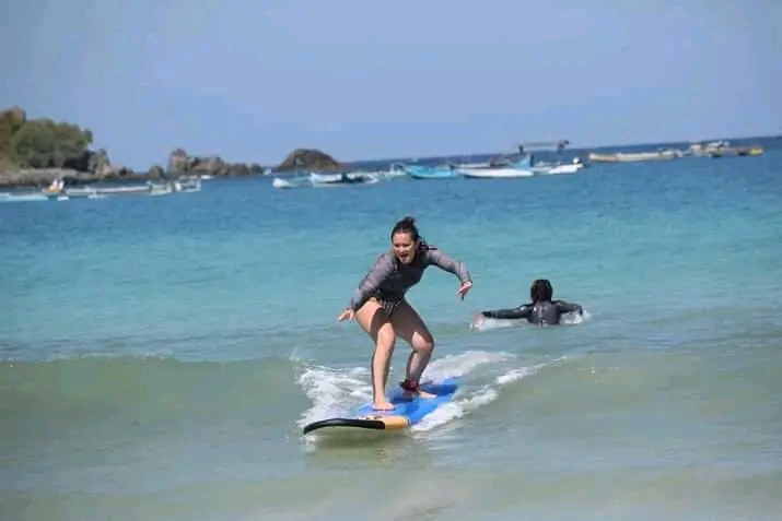 Beginners Surf School