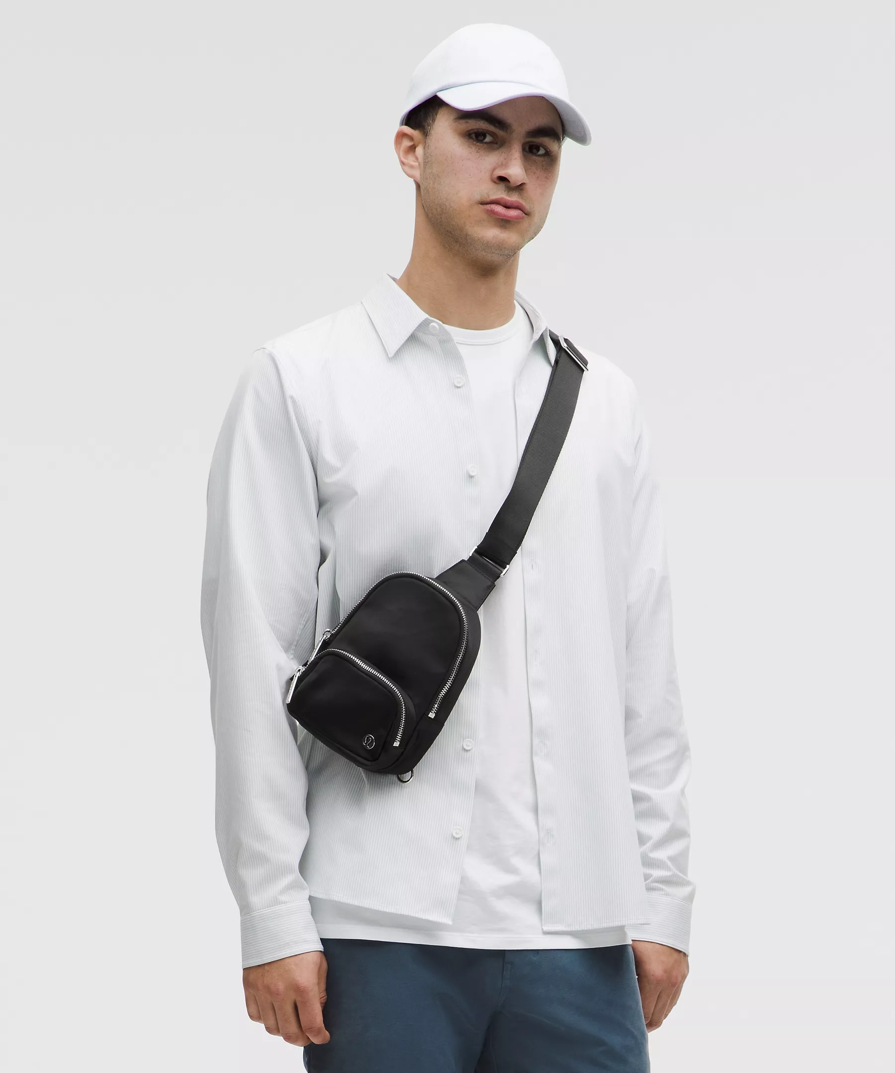 LULULEMON EVERYWHERE SMALL SLING BAG