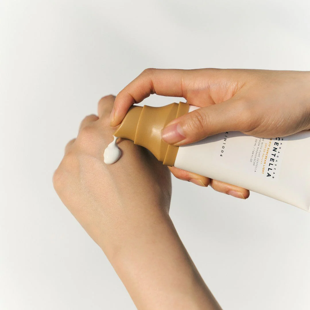 SKIN1004 CENTELLA AIR-FIT SUNCREAM LIGHT  SPF 30