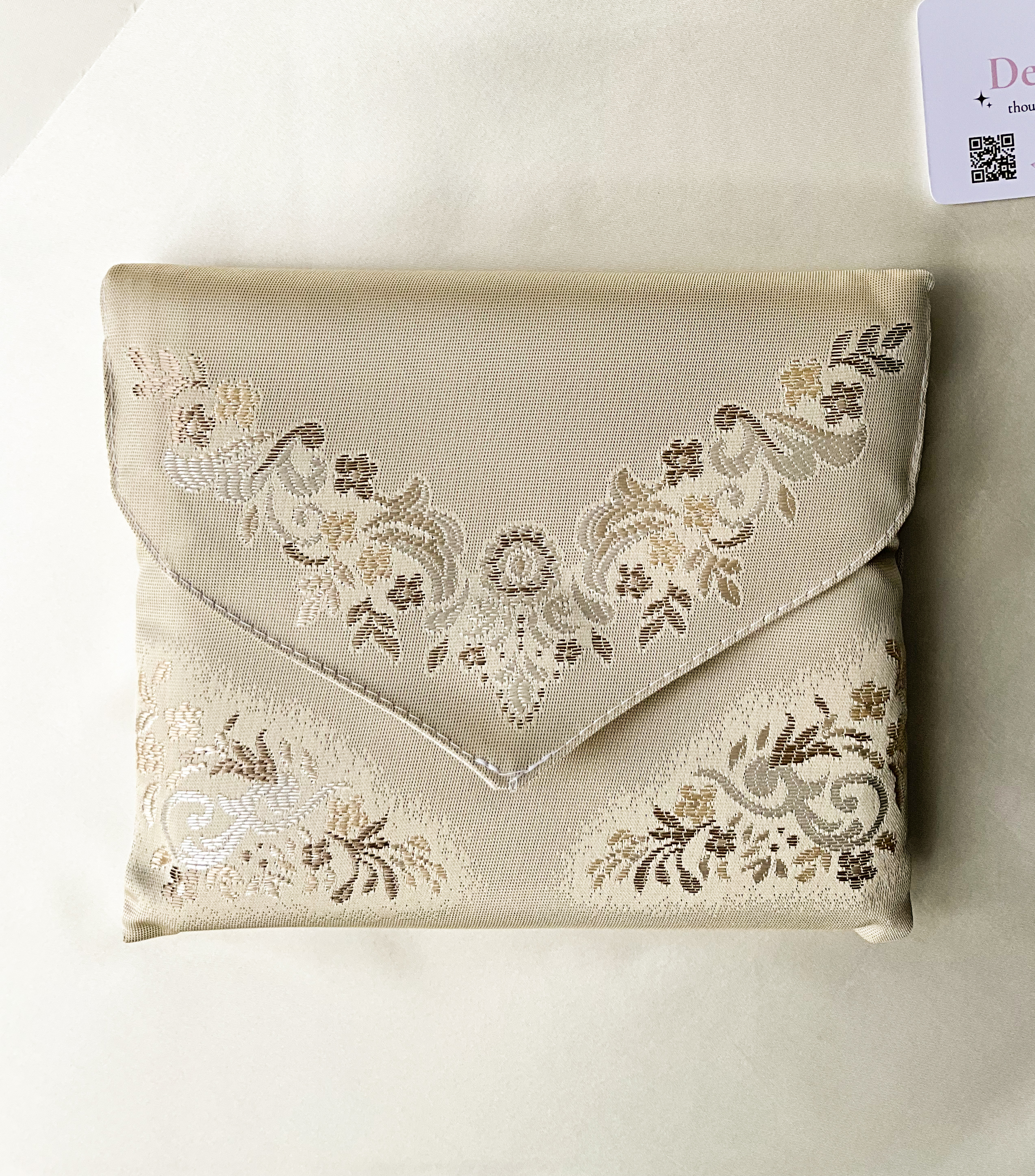 Sakina Travel Set – Portable Luxury Prayer Mat + Matching Pouch (Beige)