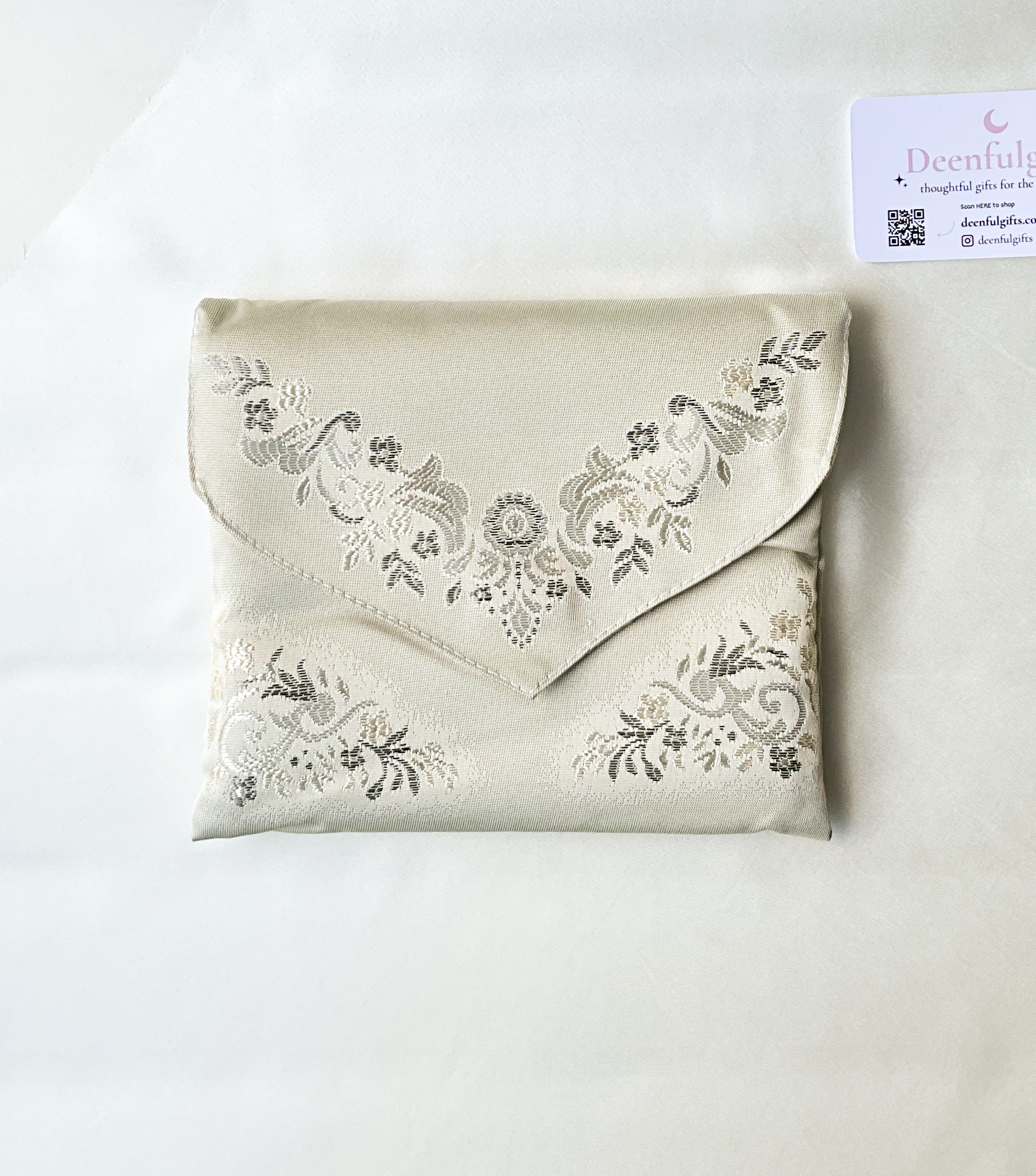 Sakina Travel Set – Portable Luxury Prayer Mat + Matching Pouch (Grey)