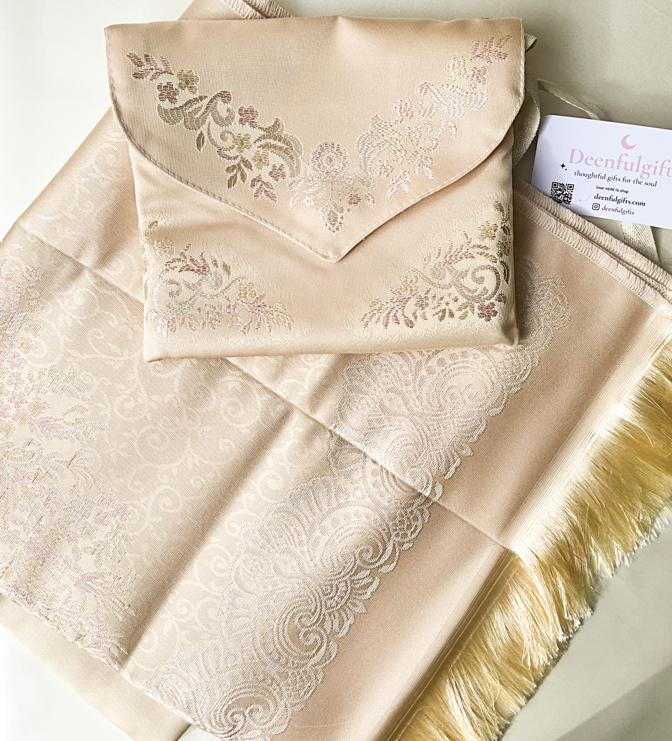 Sakina Travel Set – Portable Luxury Prayer Mat + Matching Pouch (Pink)