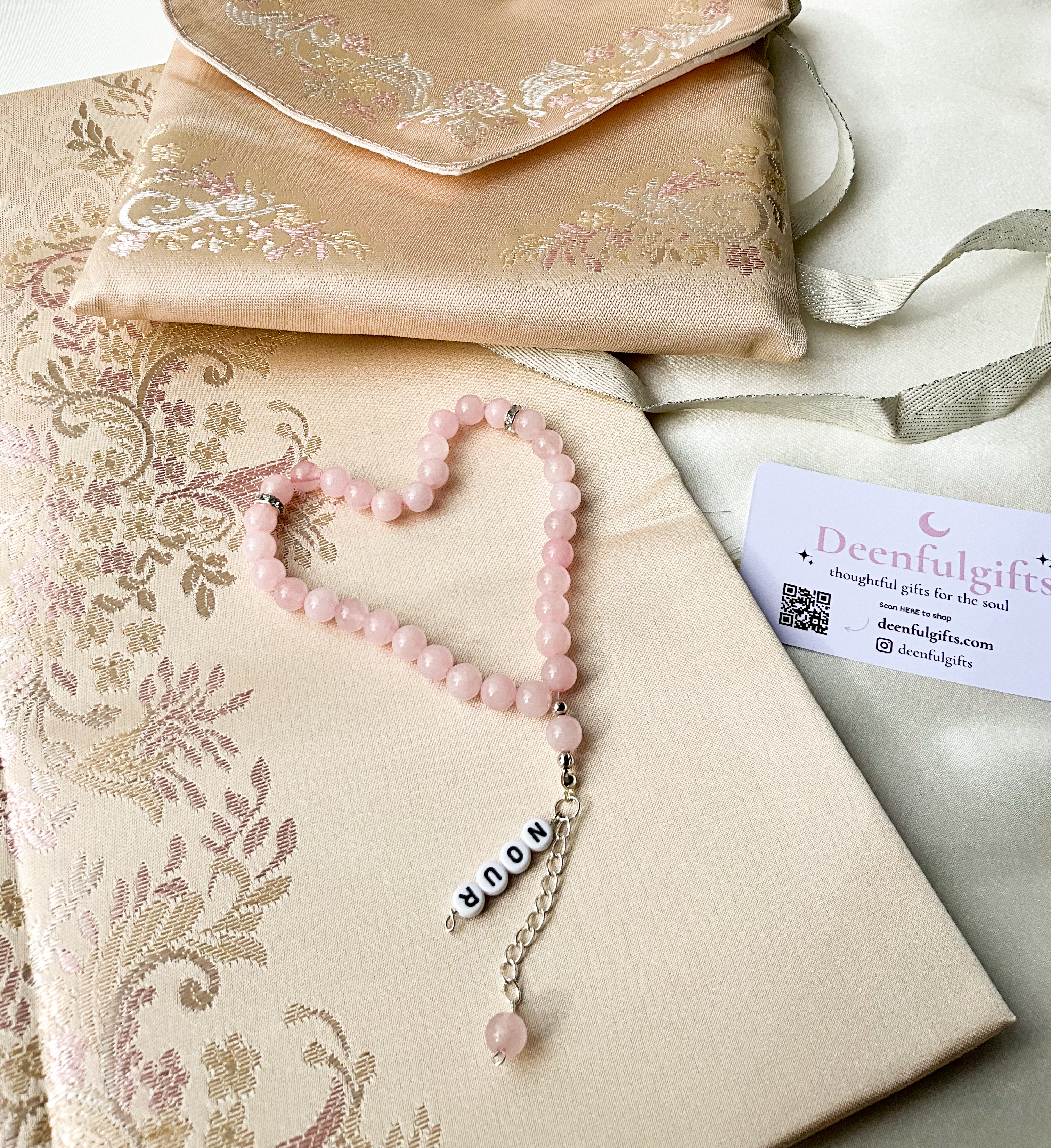 Sakina Gift Set – Luxury Prayer Mat (pink) & Personalized Pink Tasbeeh