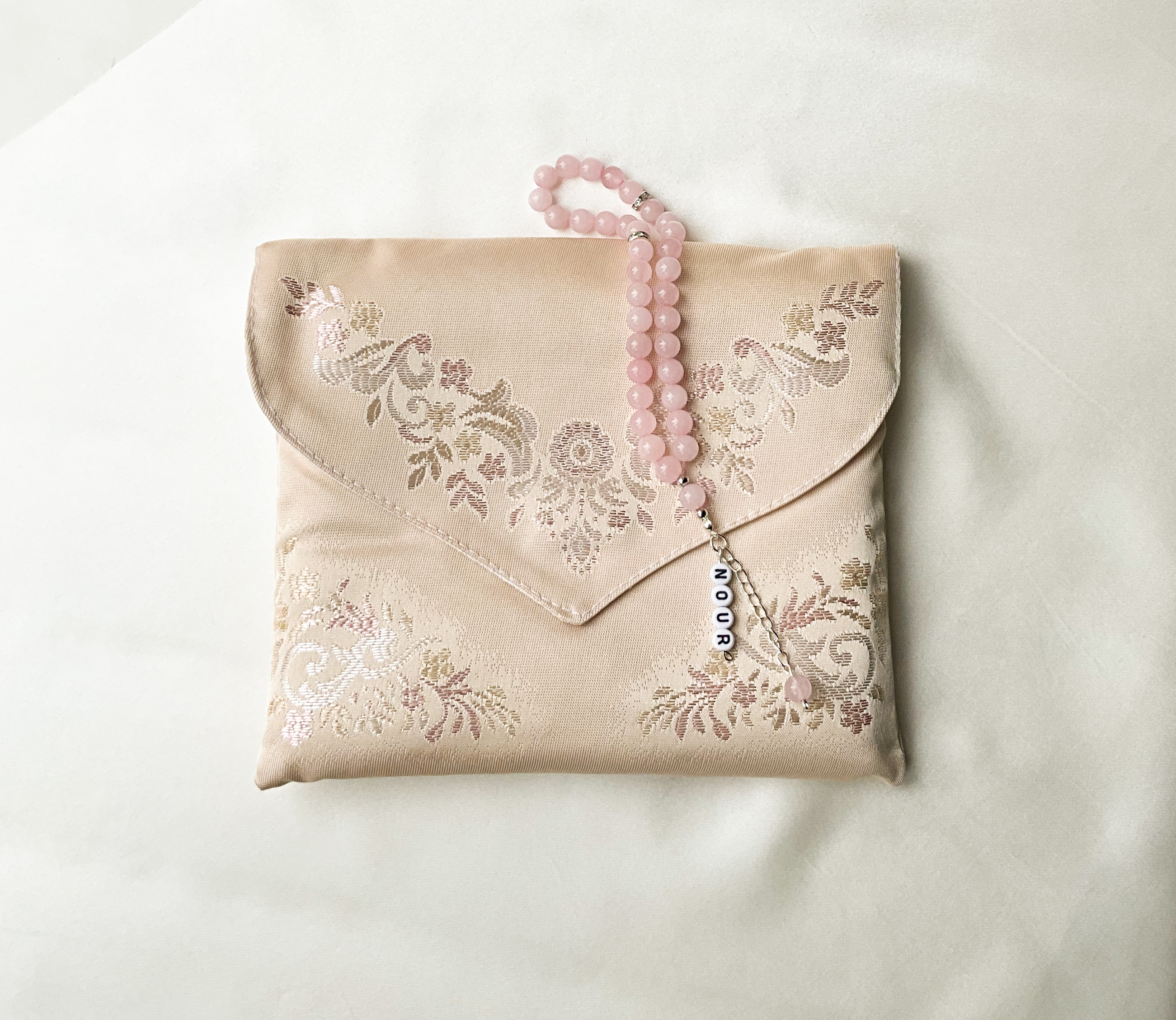 Sakina Gift Set – Luxury Prayer Mat (pink) & Personalized Pink Tasbeeh