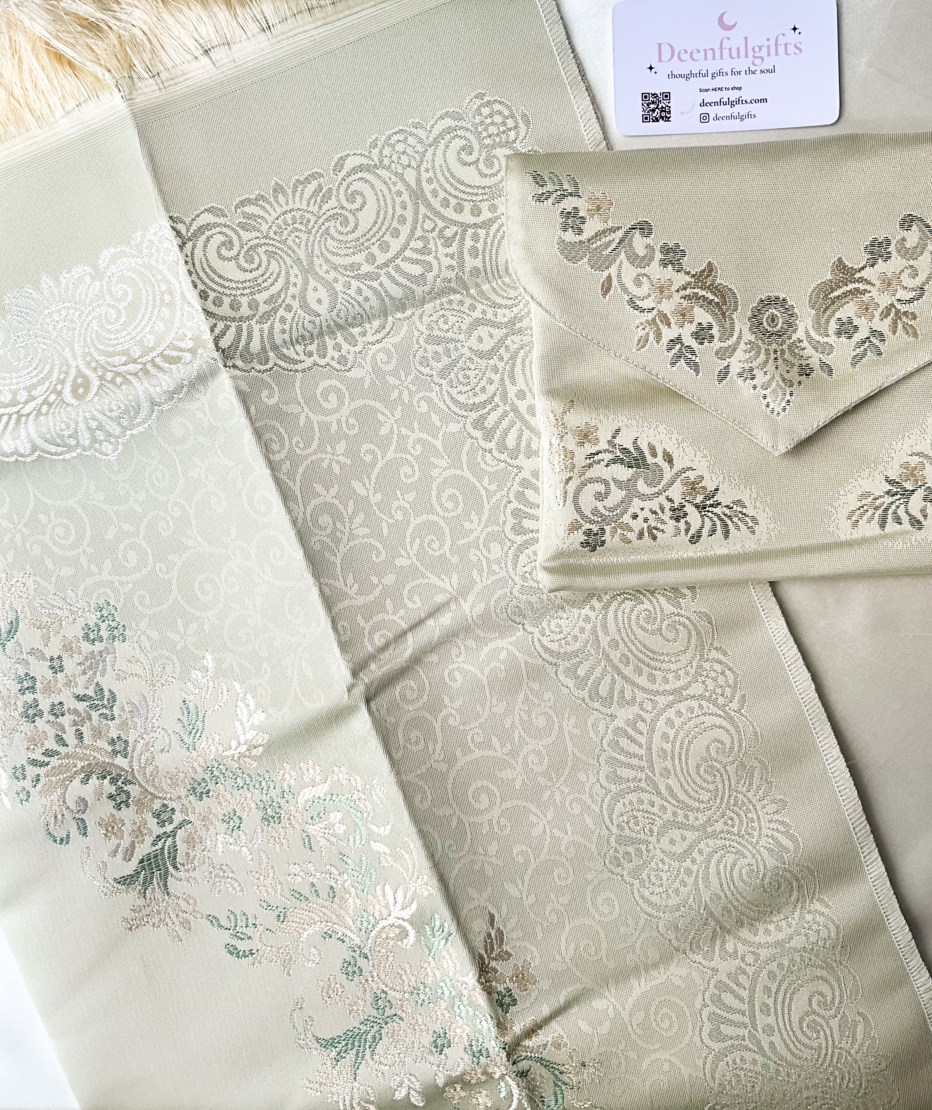 Sakina Travel Set – Portable Luxury Prayer Mat + Matching Pouch (Green)