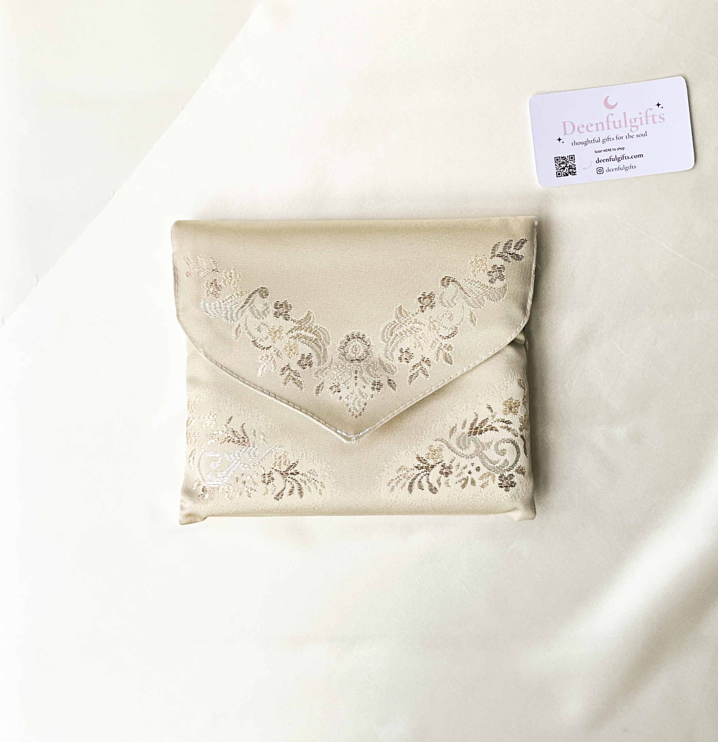 Sakina Travel Set – Portable Luxury Prayer Mat + Matching Pouch (Beige)