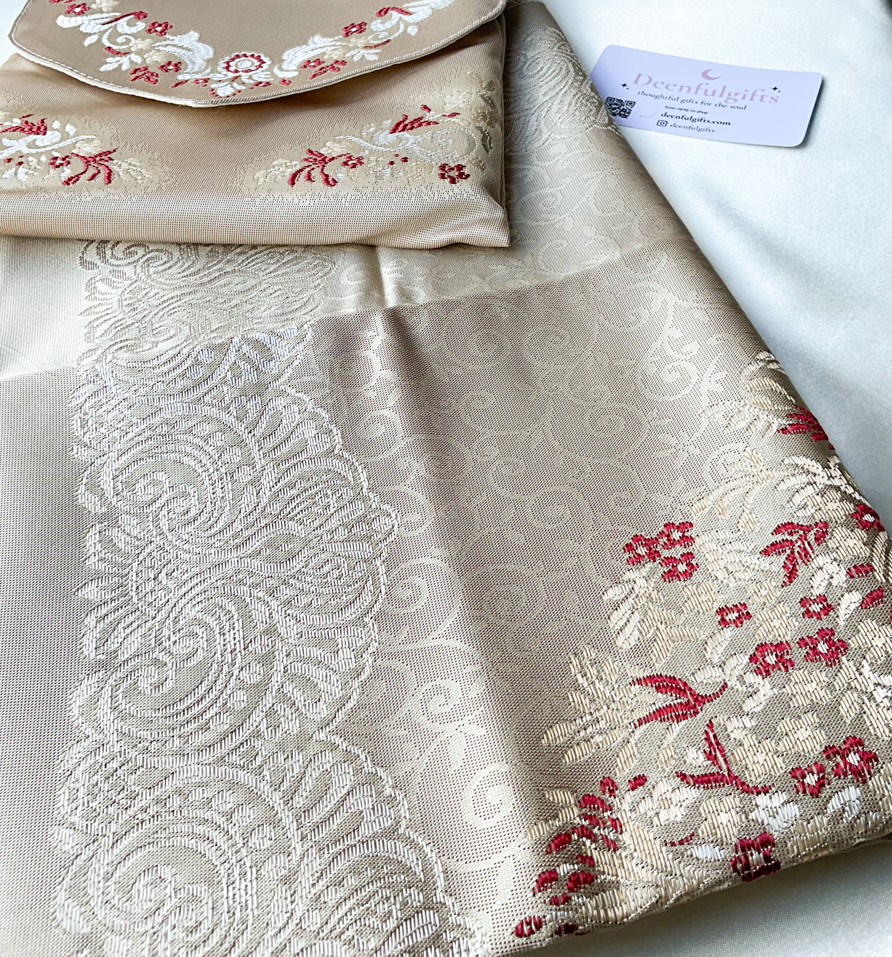 Sakina Travel Set – Portable Luxury Prayer Mat + Matching Pouch (Red)