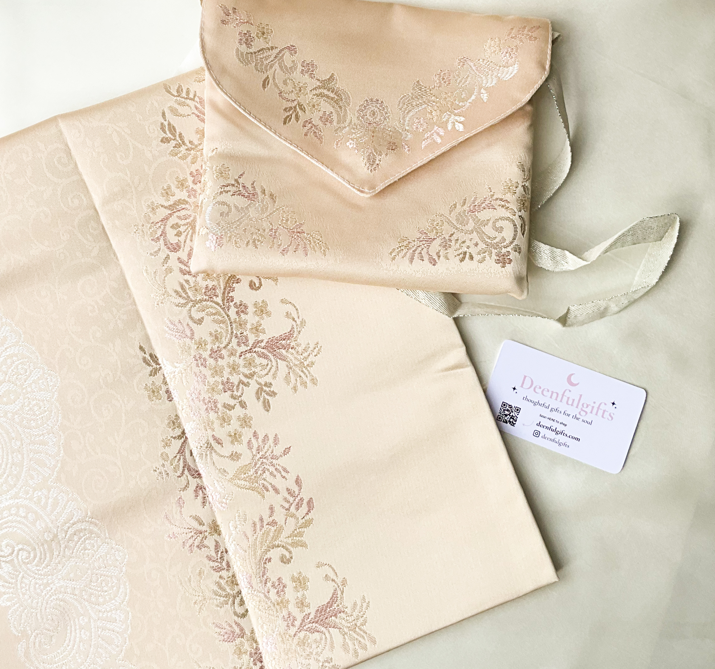 Sakina Travel Set – Portable Luxury Prayer Mat + Matching Pouch (Pink)