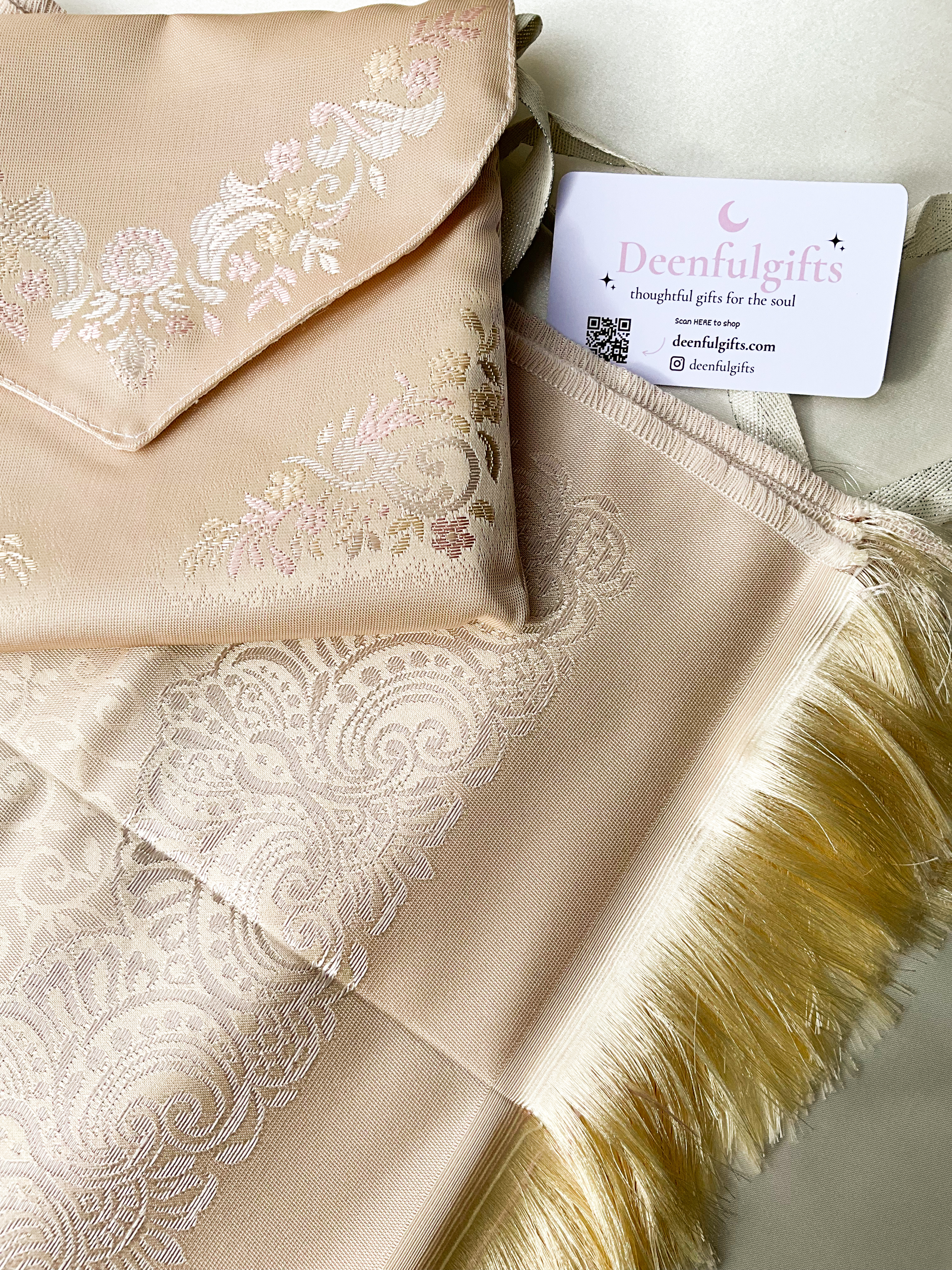 Sakina Travel Set – Portable Luxury Prayer Mat + Matching Pouch (Pink)