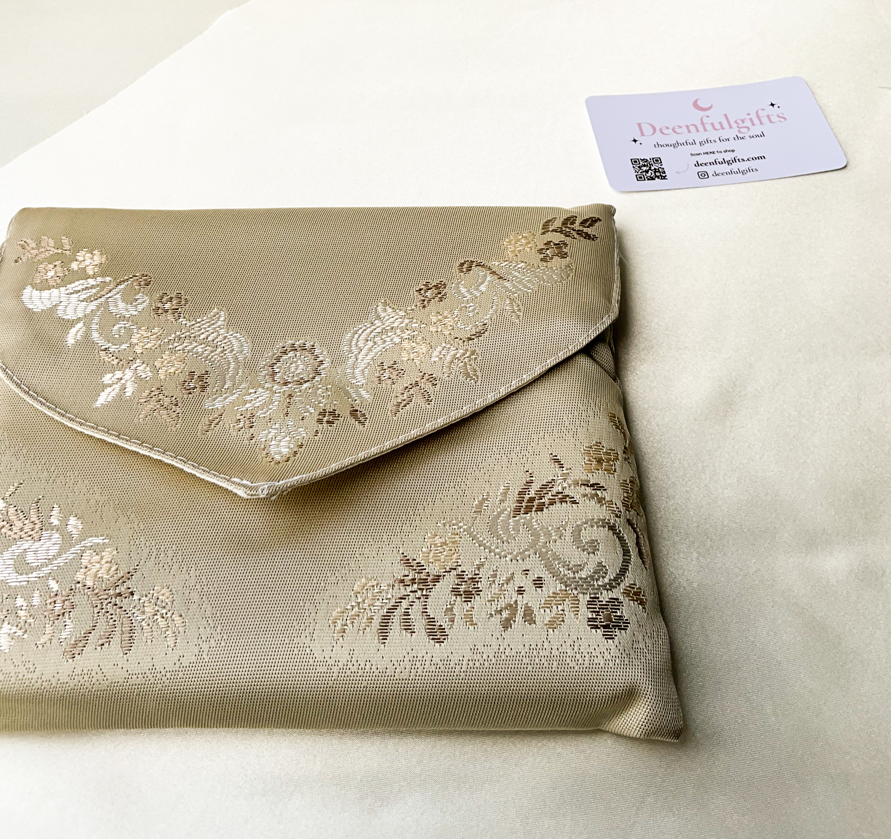 Sakina Travel Set – Portable Luxury Prayer Mat + Matching Pouch (Beige)