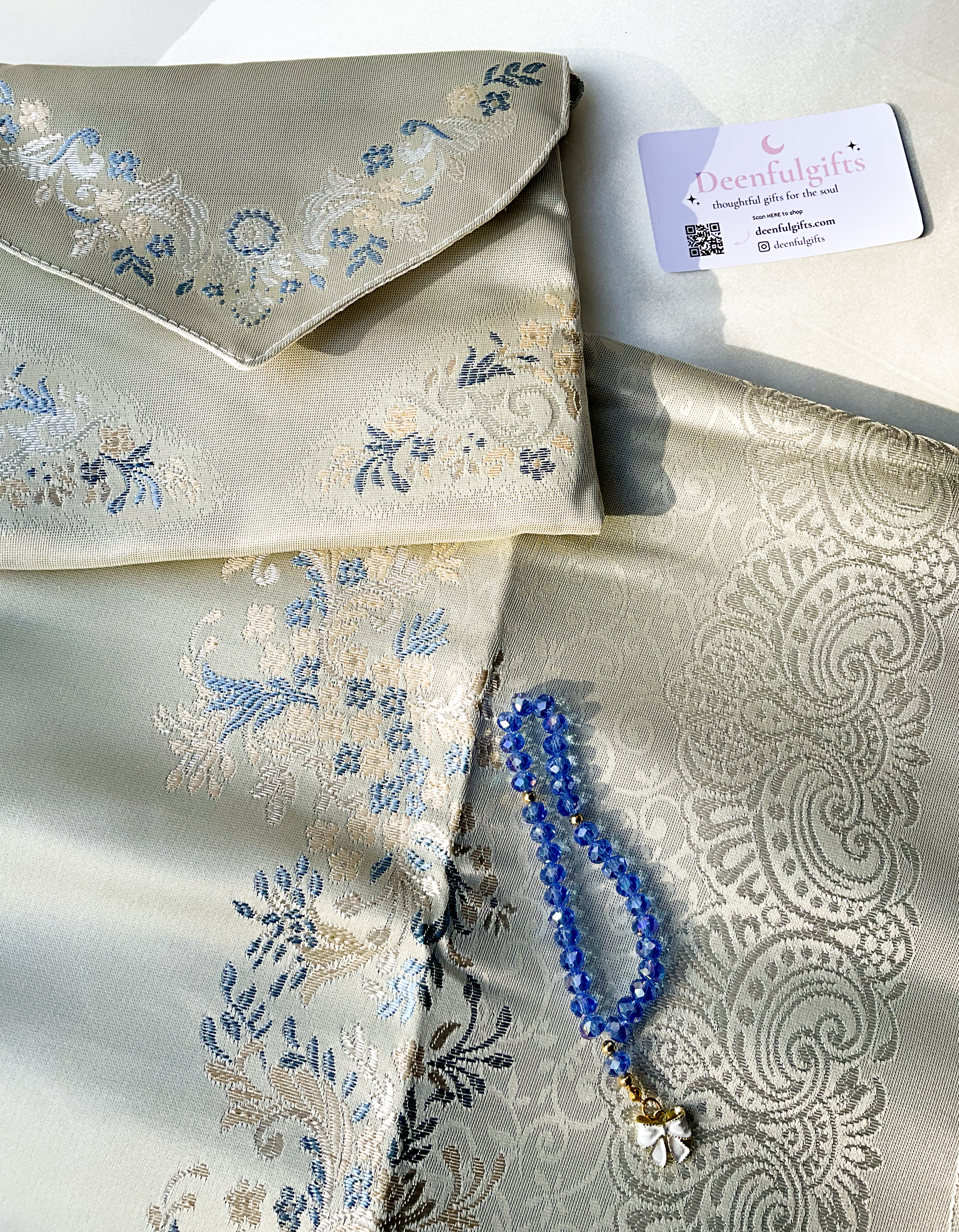 Sakina Gift Set – Luxury Prayer Mat (blue) & Ocean Breeze Tasbeeh