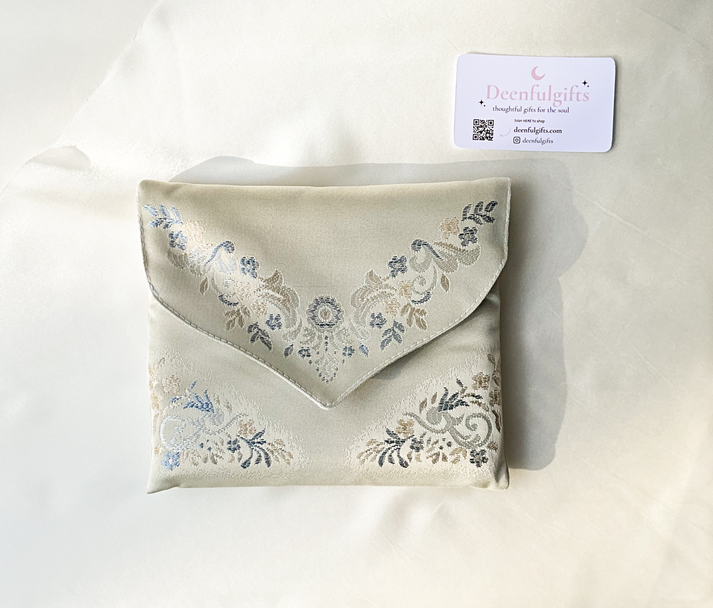 Sakina Travel Set – Portable Luxury Prayer Mat + Matching Pouch (Blue)