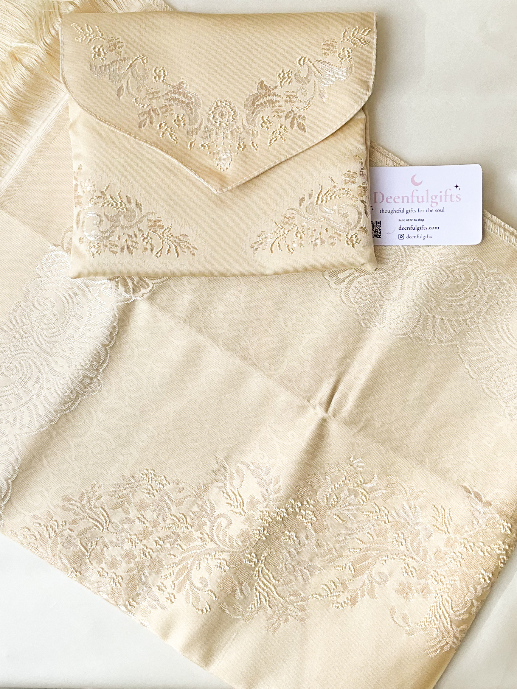 Sakina Travel Set – Portable Luxury Prayer Mat + Matching Pouch (Vanilla)