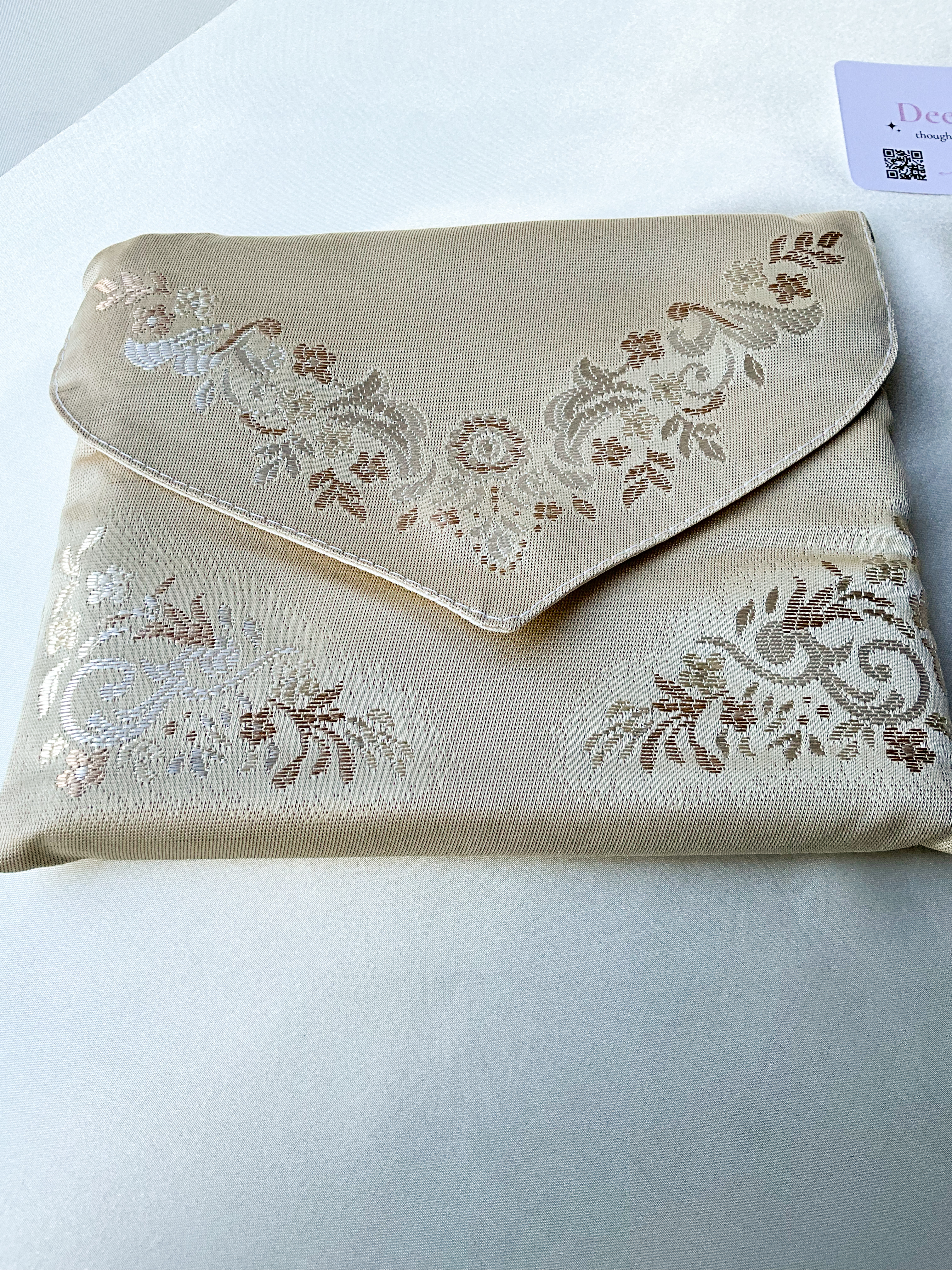 Sakina Travel Set – Portable Luxury Prayer Mat + Matching Pouch (Sand)