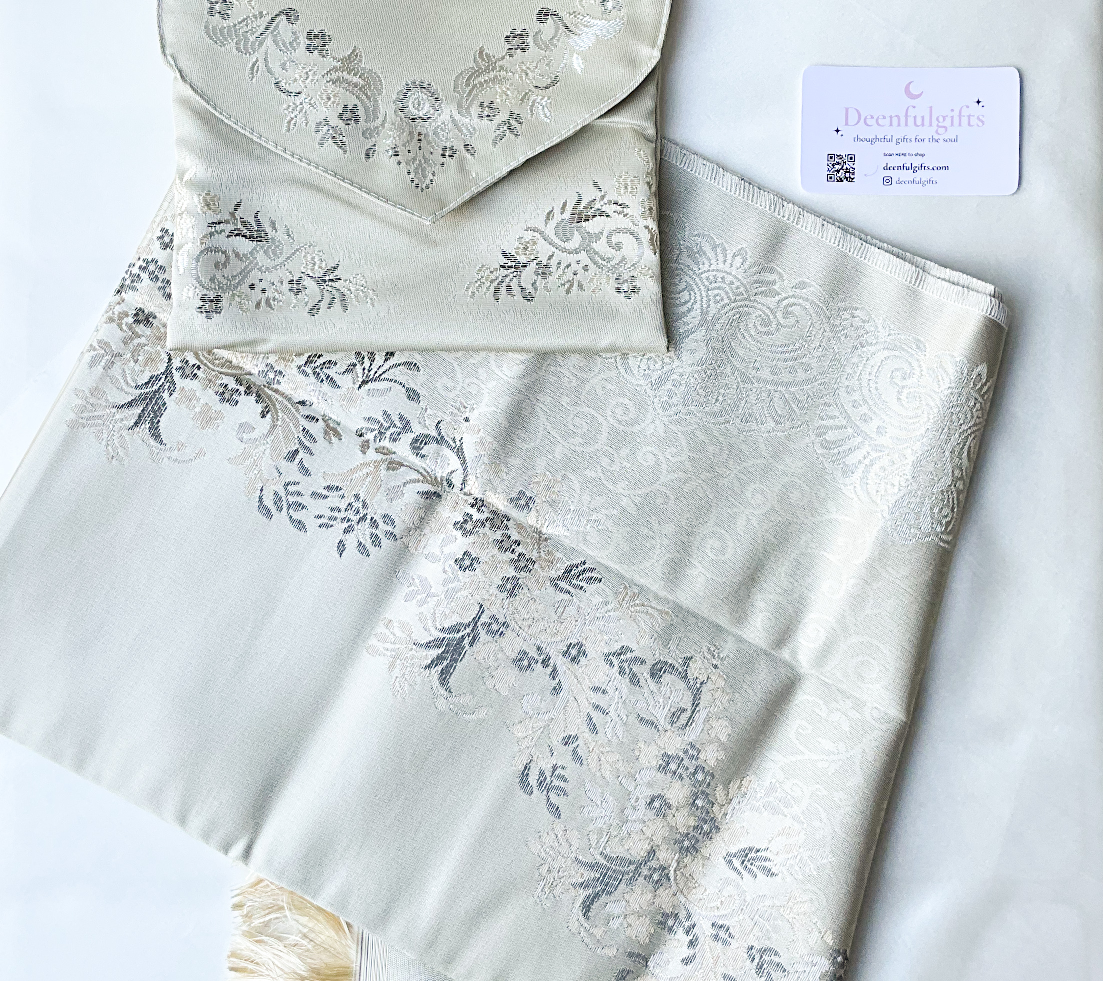 Sakina Travel Set – Portable Luxury Prayer Mat + Matching Pouch (Grey)