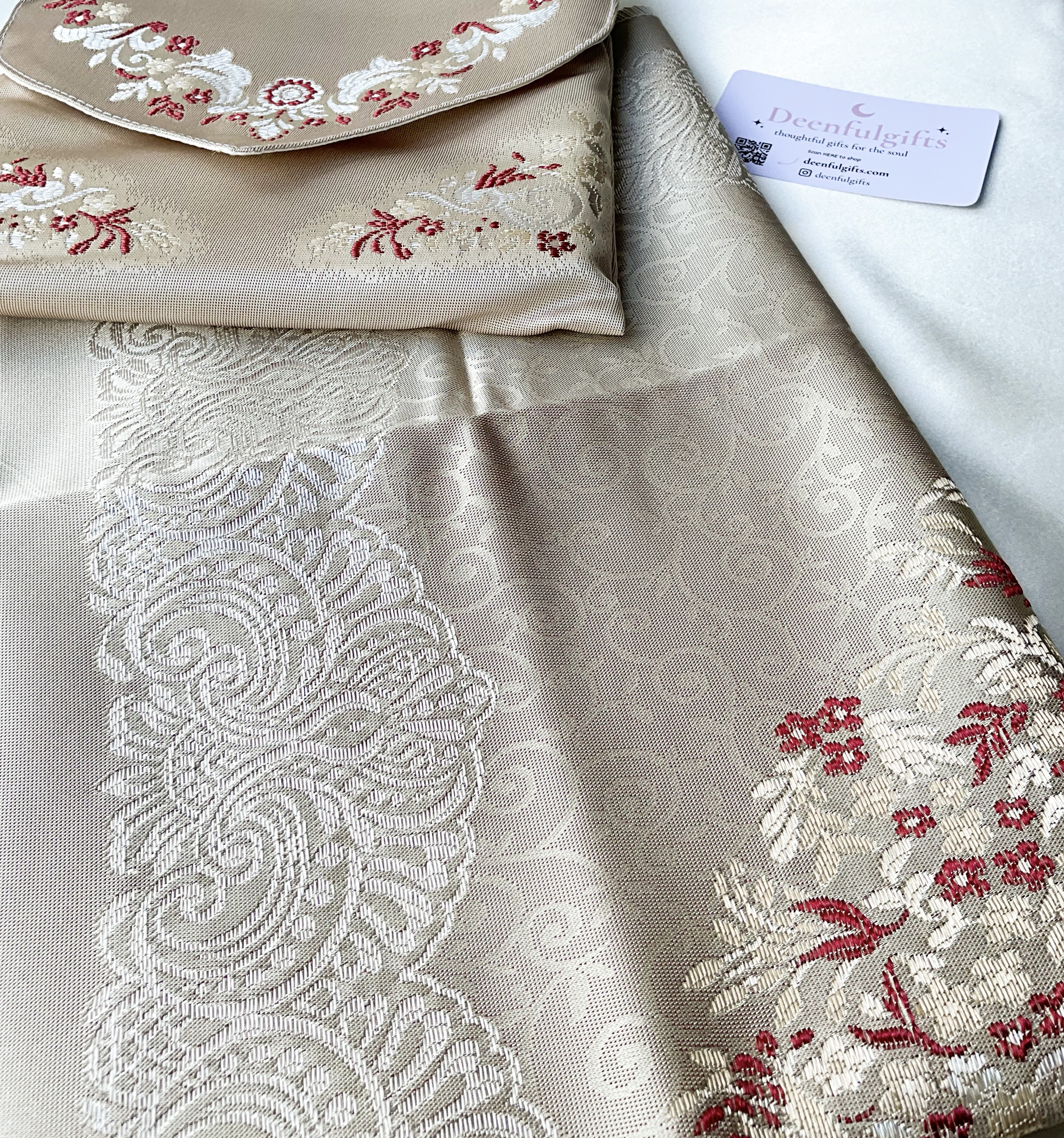 Sakina Travel Set – Portable Luxury Prayer Mat + Matching Pouch (Red)