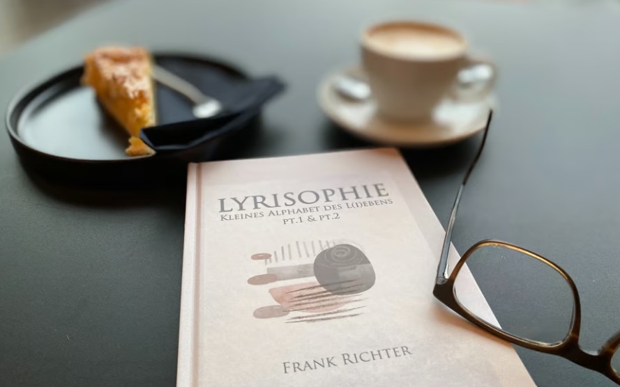 Gedichtband "LYRISOPHIE - Kleines Alphabet des L(i)ebens pt.1 & pt.2"