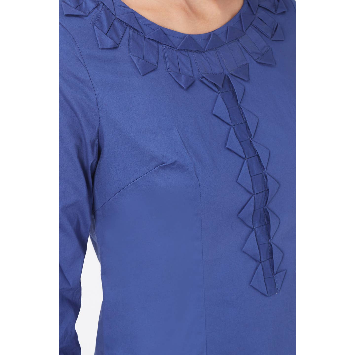 Robe bleue à manches longues