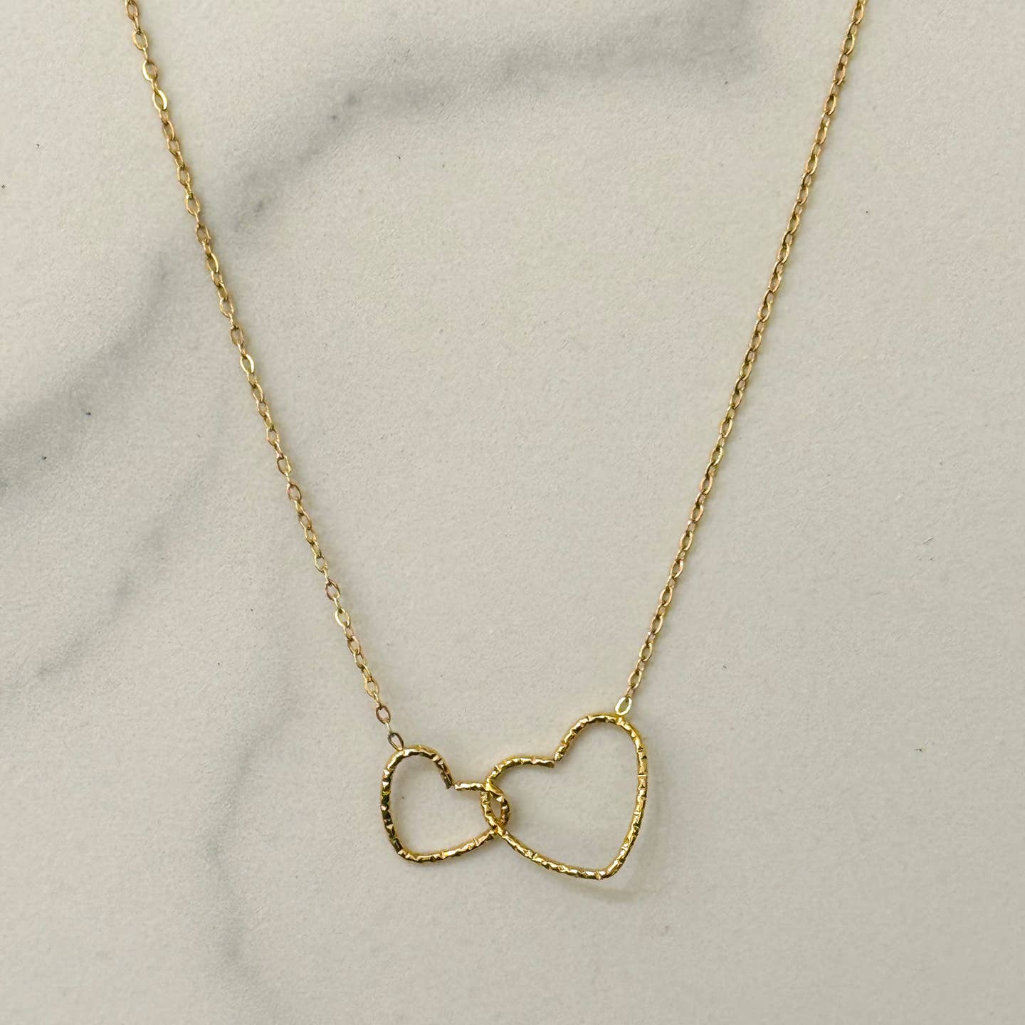 Collier cœurs entrelacés