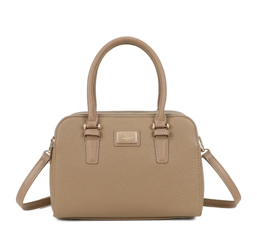 Le sac à main rectangle, élégant, coins dessus arrondis