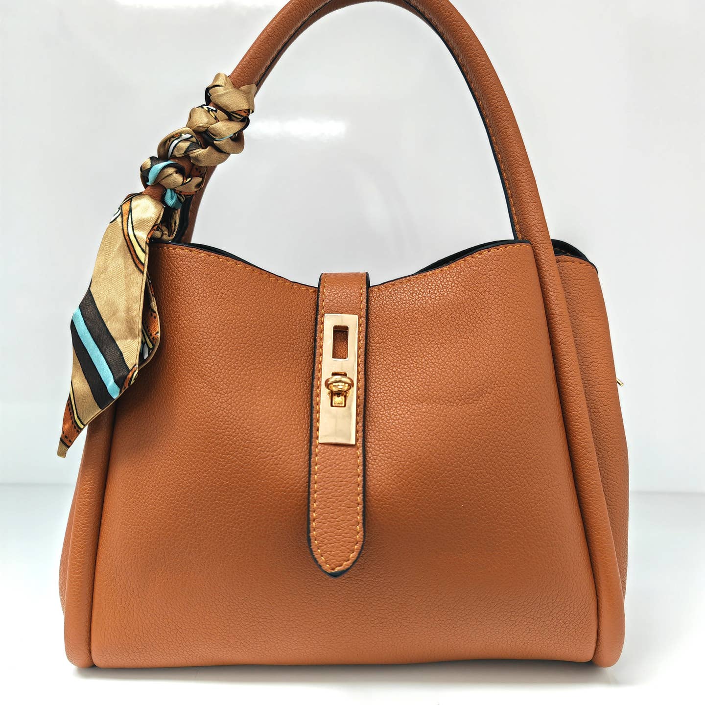 Petit sac ouvert fermeture sur le milieu