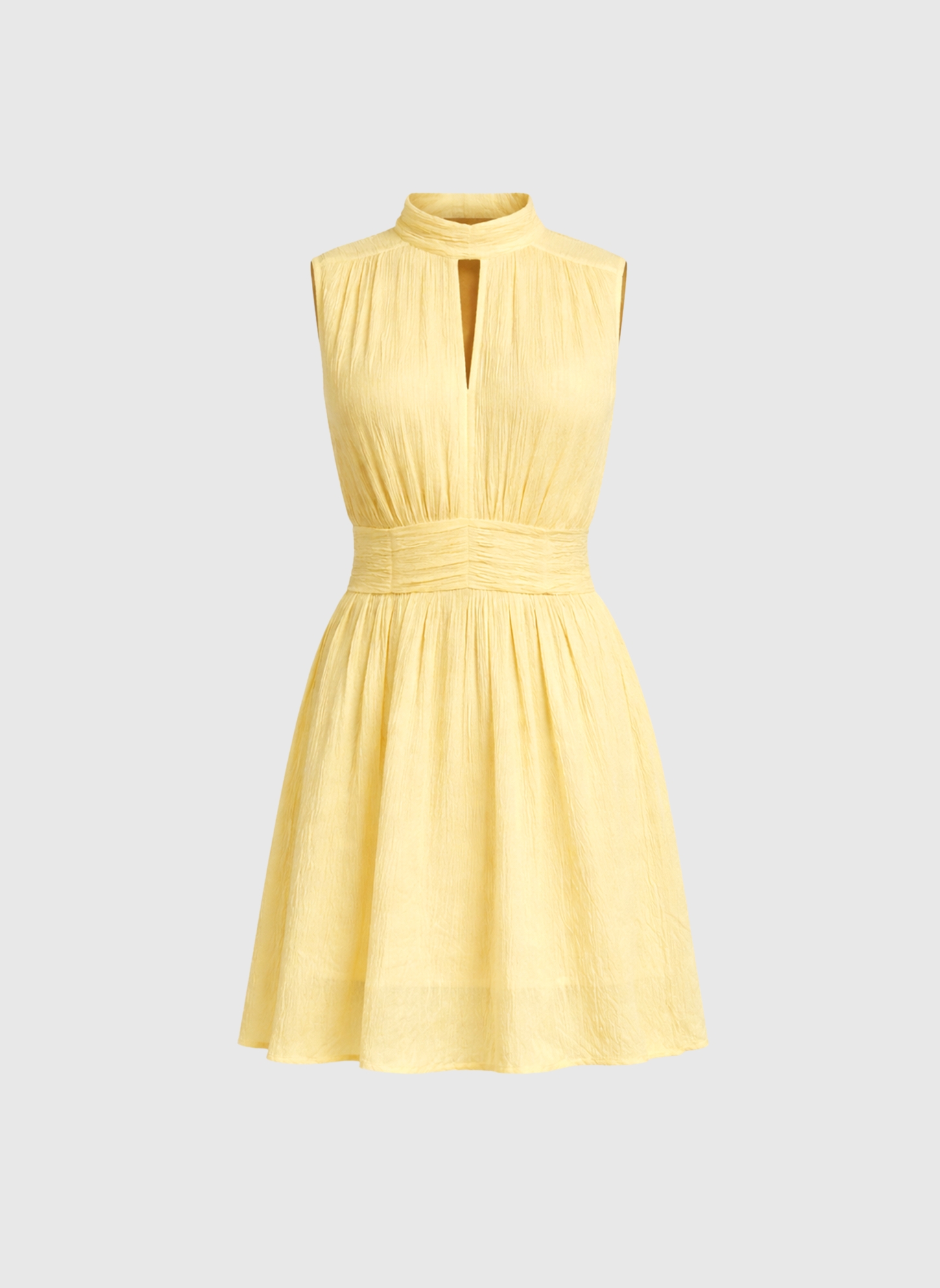 La robe tissu crêpe de coton avec une ouverture élégante au dos et sur le devant