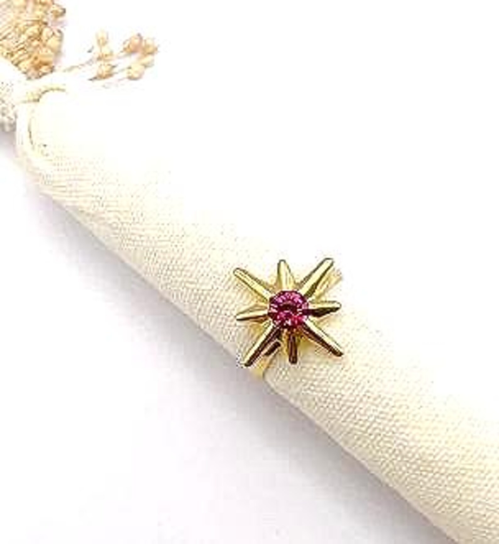 La bague avec un motif d’étoile polaire 