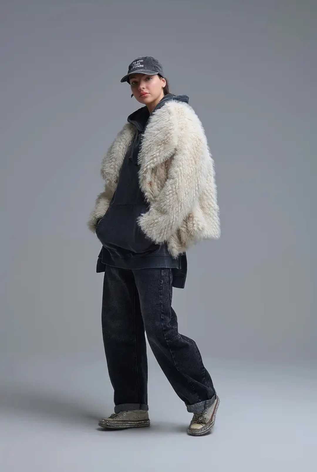 Veste chic en fausse fourrure beige