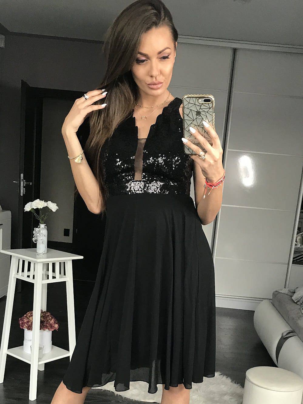 La robe avec un haut décoratif