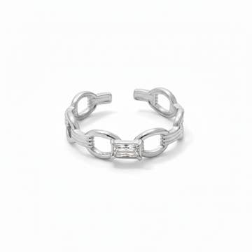 La bague à motifs de chêne