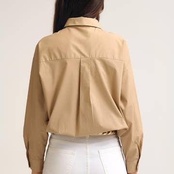 La chemise beige oversize en popeline
