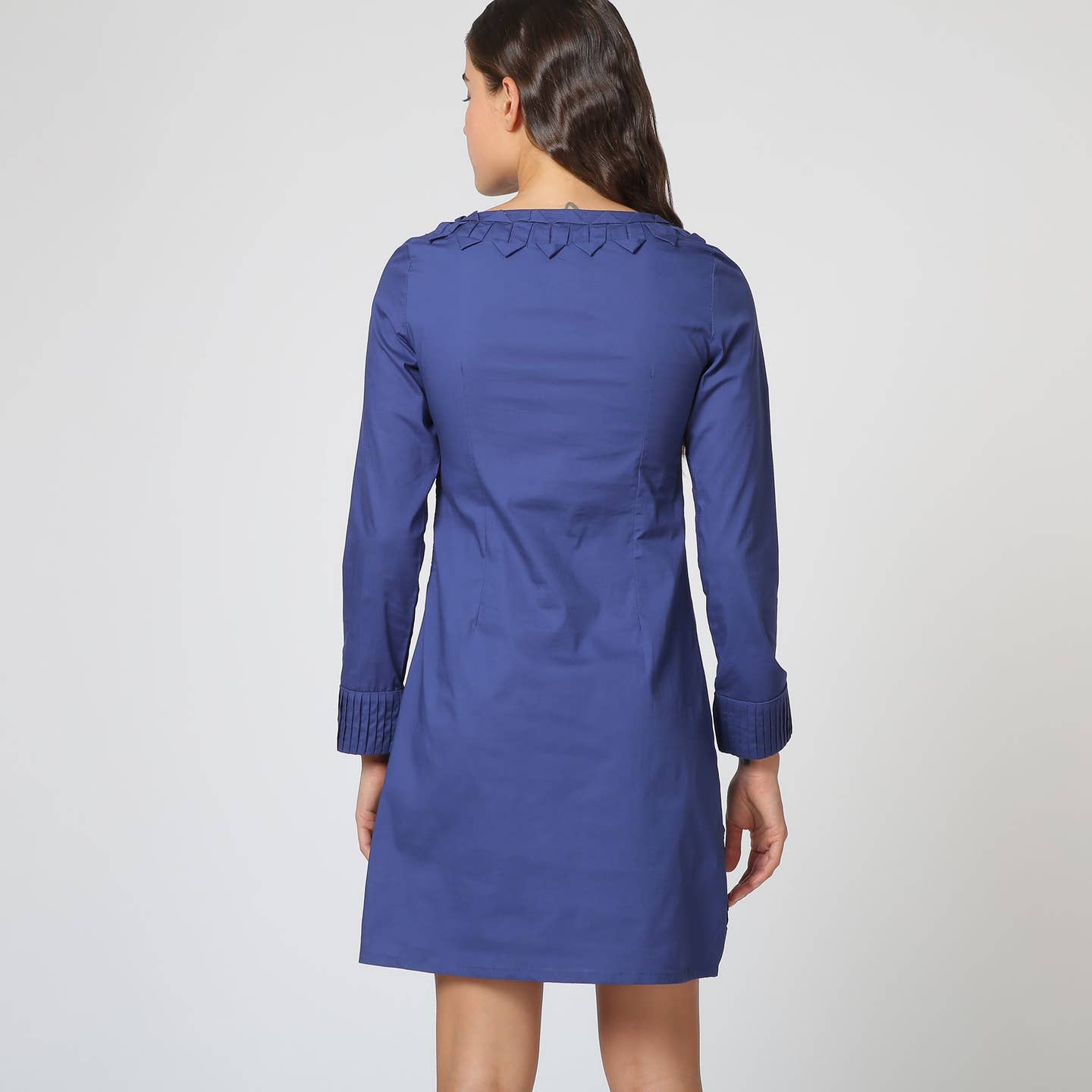 Robe bleue à manches longues