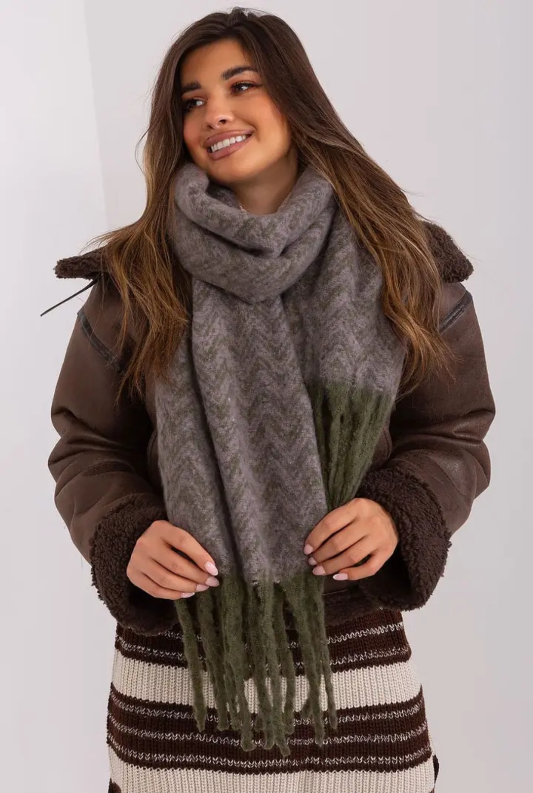 Superbe écharpe tricotée bicolore