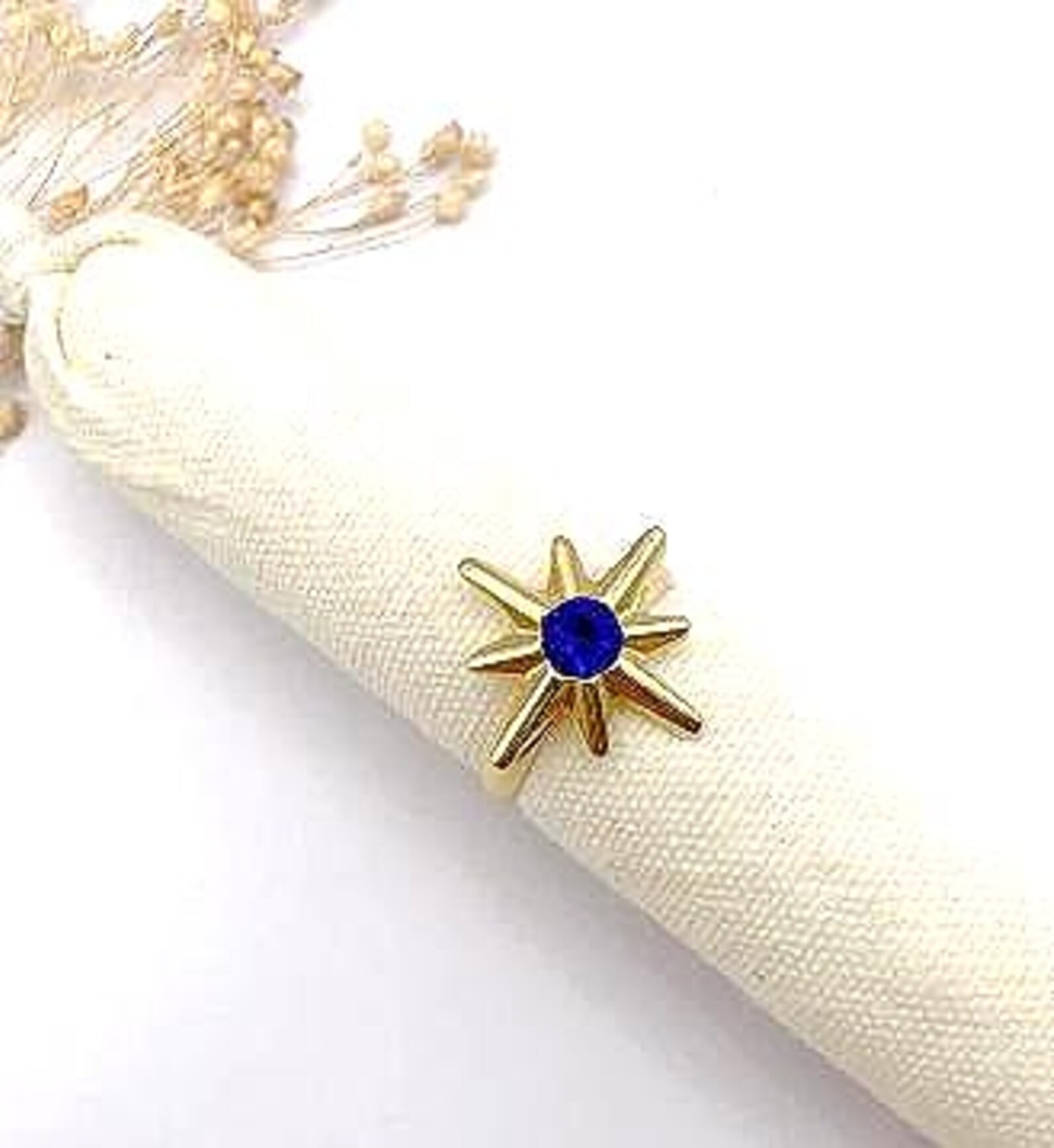 La bague avec un motif d’étoile polaire 