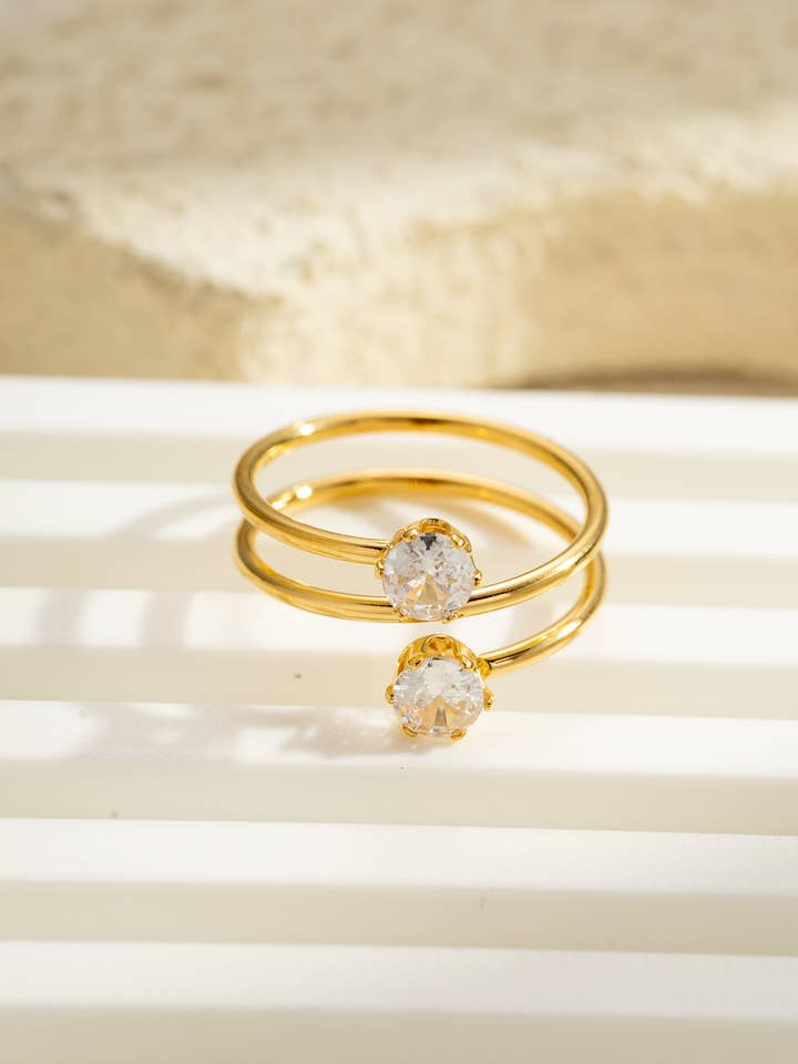 Bagues dorées duo pierre claire serties acier minimaliste