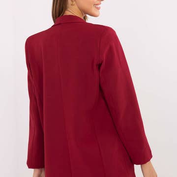 Une veste élégante au style décontracté