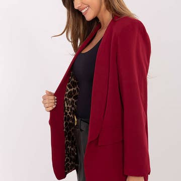 Une veste élégante au style décontracté