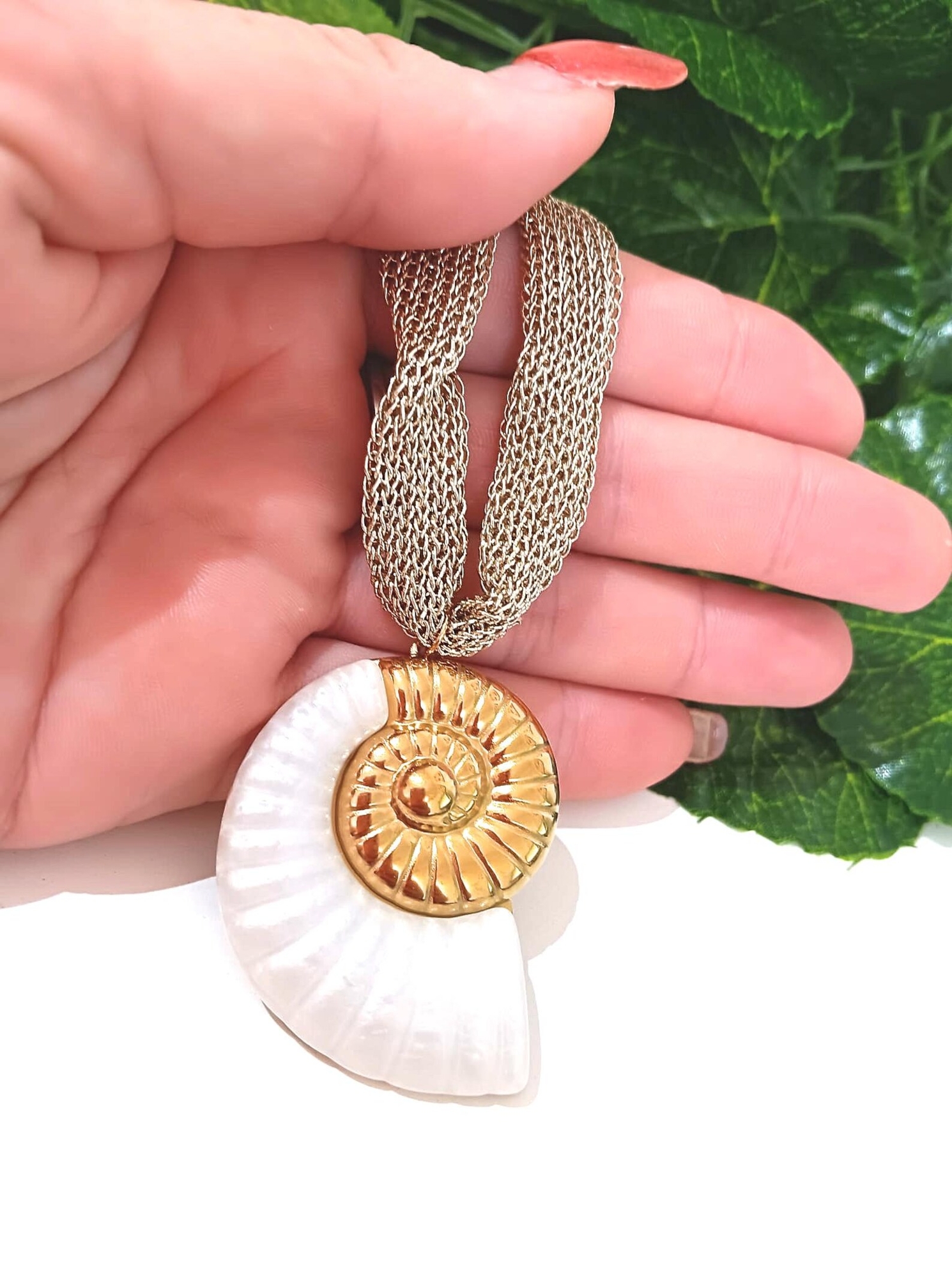 Le collier avec Pendentif, coquillage