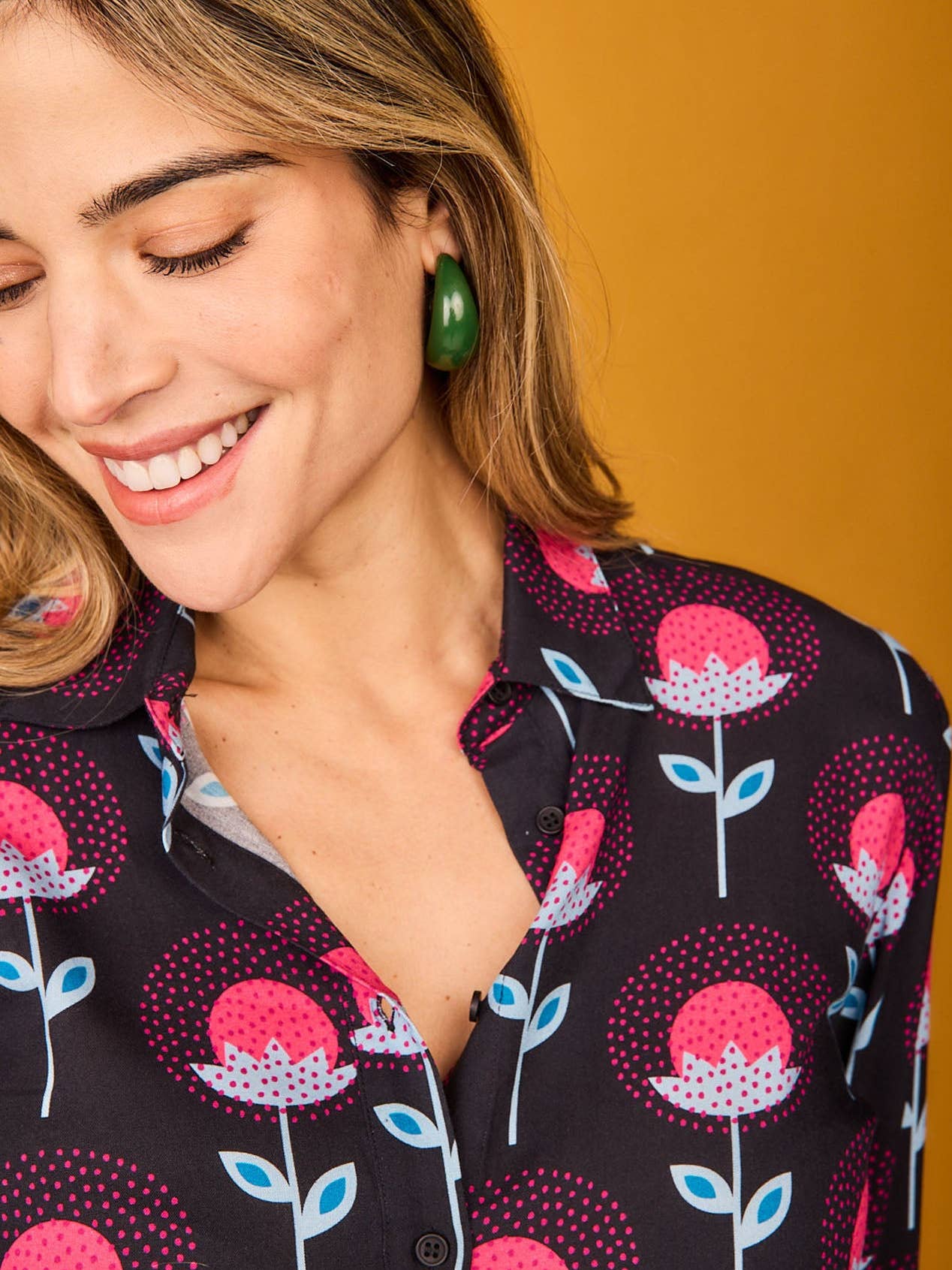 Chemise à motifs rouges