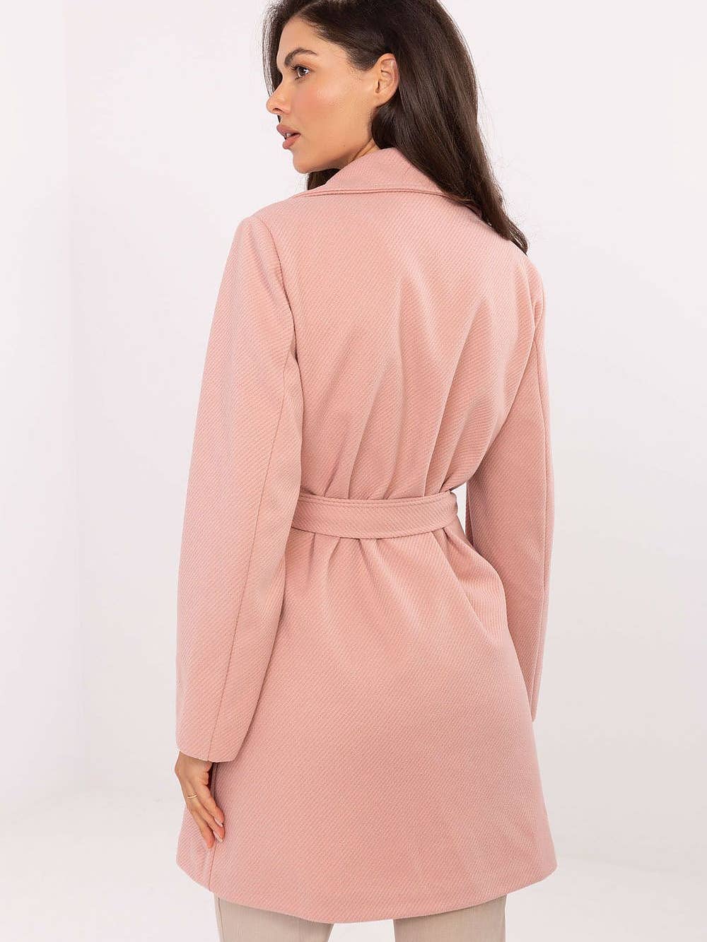 Le manteau rose élégant