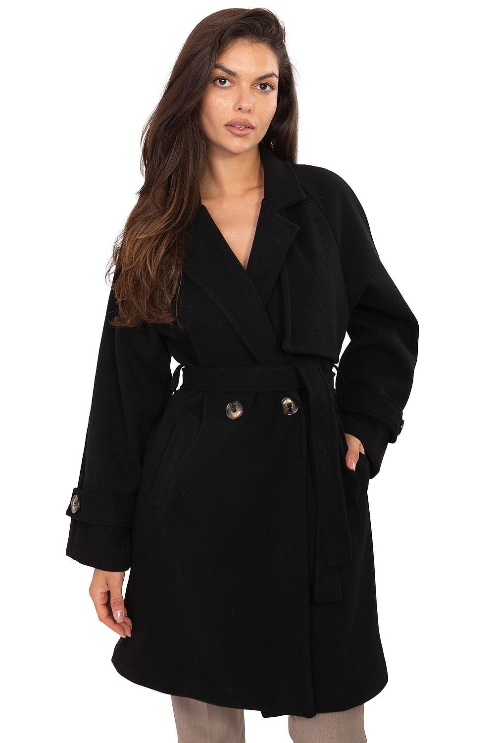 Manteau noir avec ceinture mode et intemporel