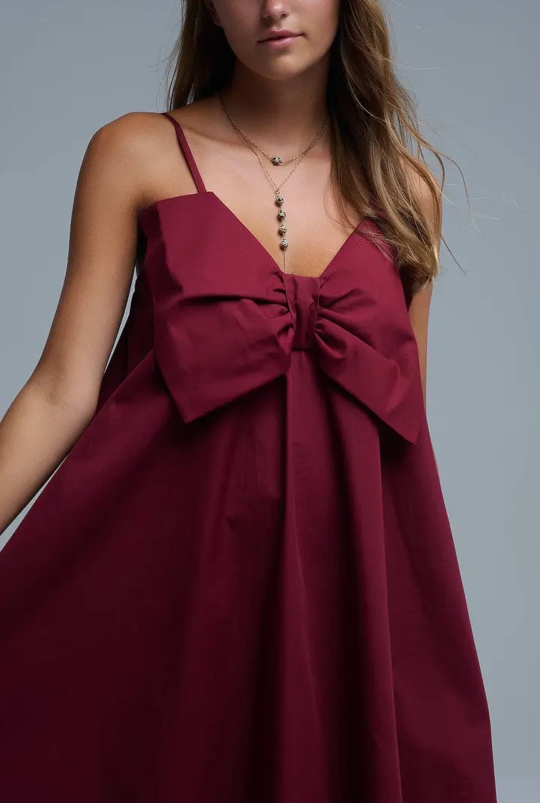 Robe bordeaux avec noeud