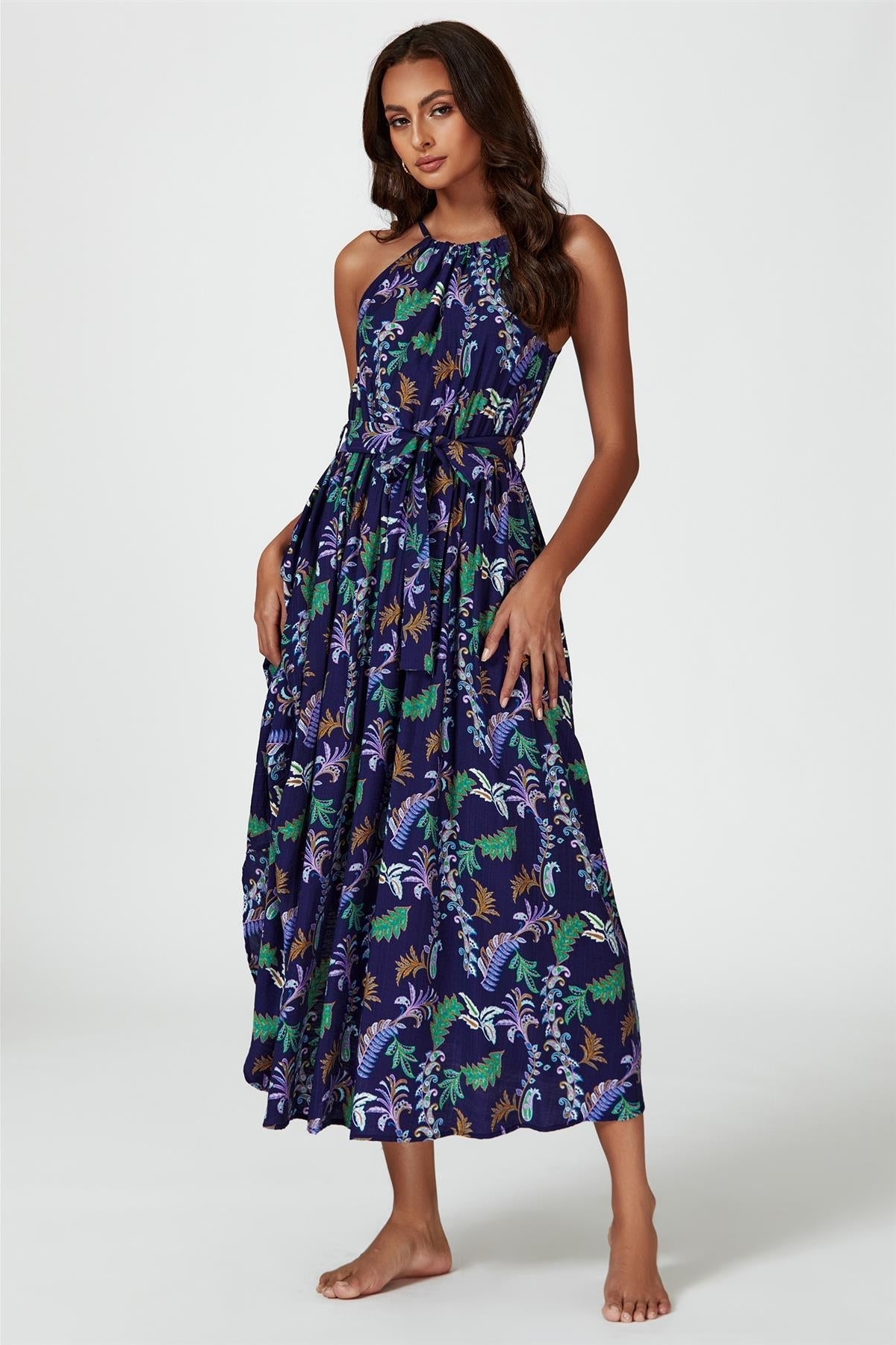 Robe longue à imprimé floral avec lien à nouer autour du cou en bleu marine