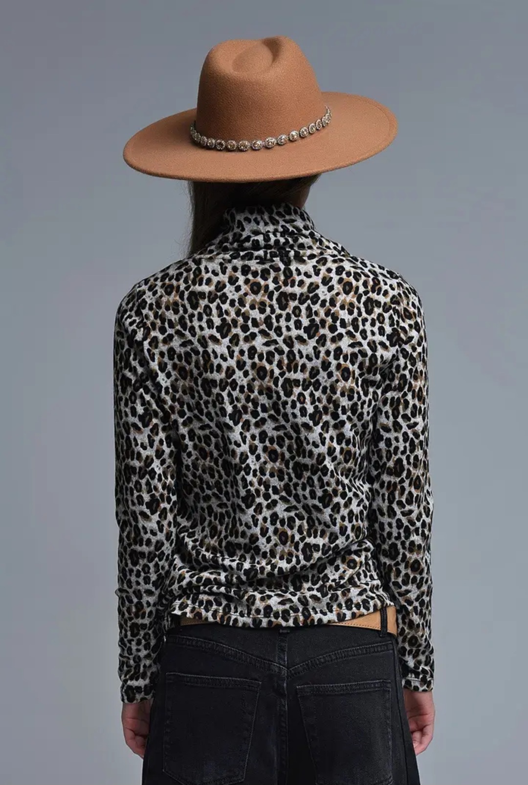 Pull à col roulé motif léopard