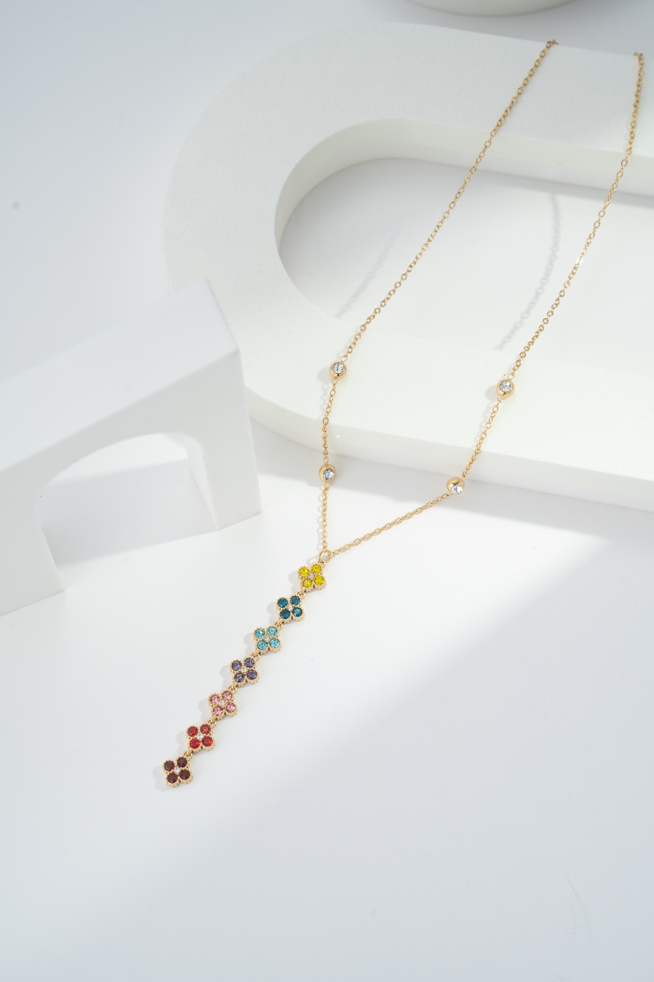 Collier pendentif fleurs colorées