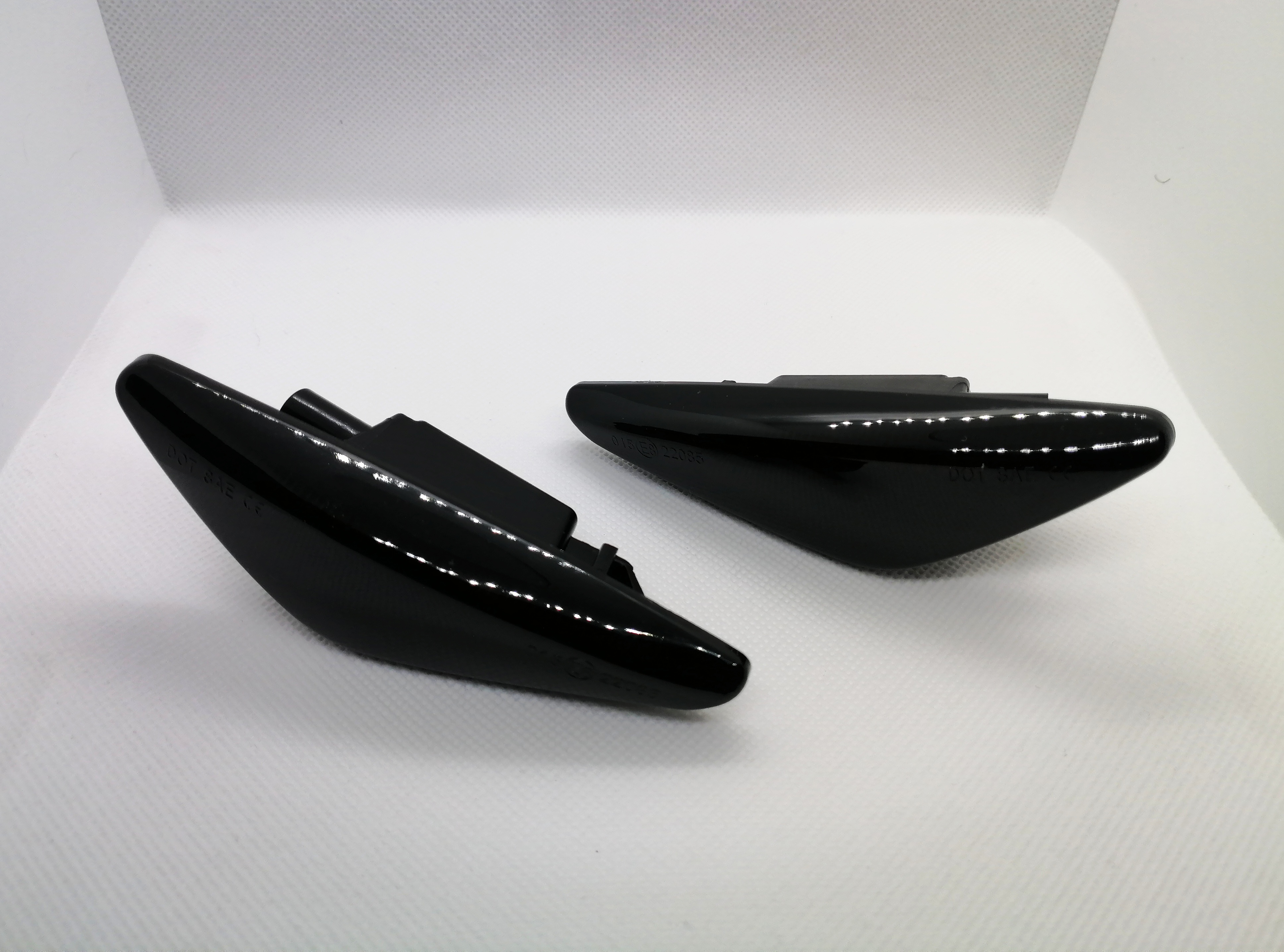 LED tamsimti dinaminiai posukiai (E70, E71)