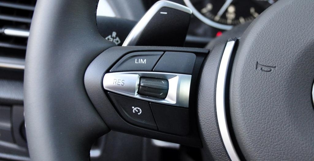 M Sport vairo valdymo ratukai (F serija)