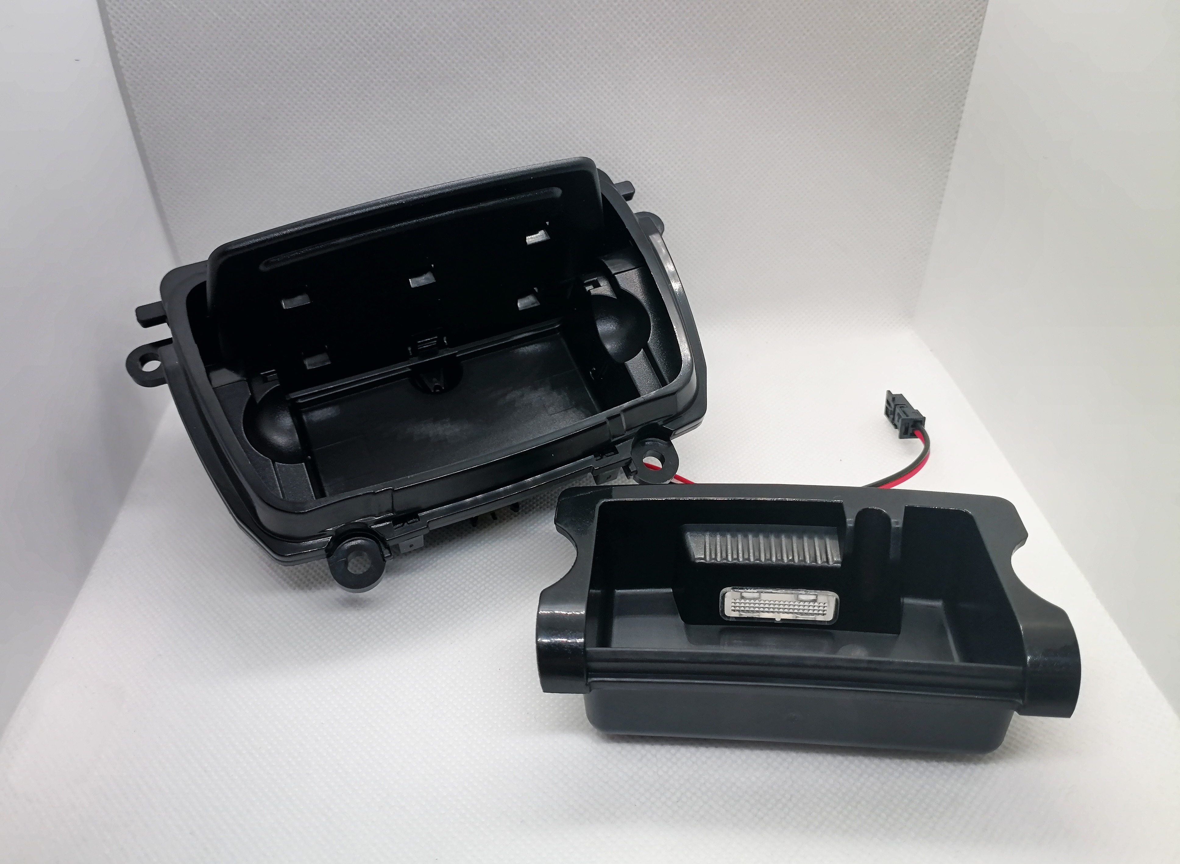 F10, F11 peleninė su apšvietimu