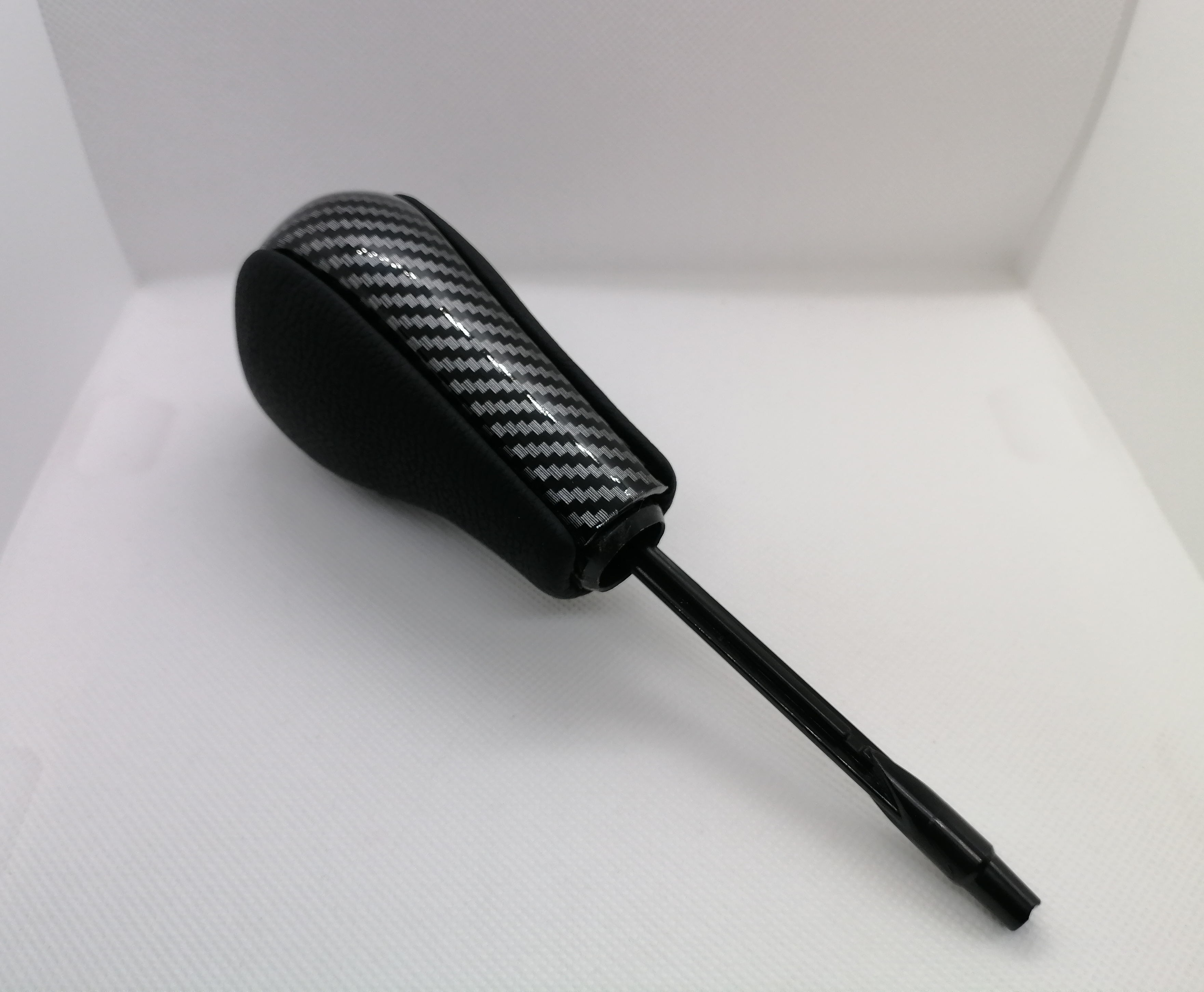 Automato pavarų svirtis